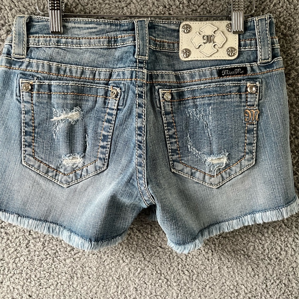 Women’s Miss me jean shorts frayed hem size 28